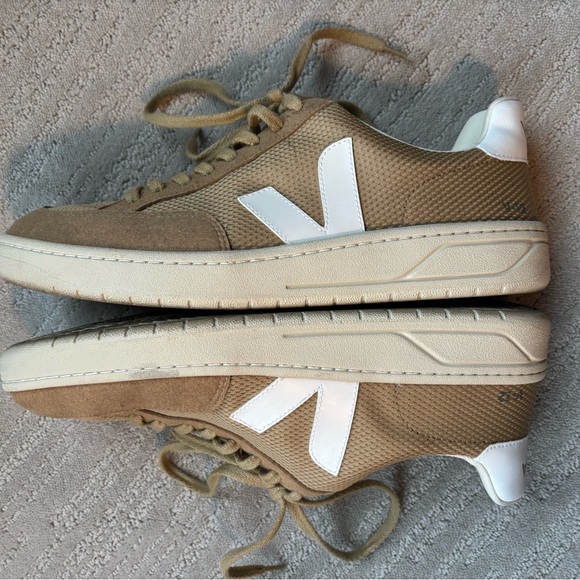 Veja V-12 Alveomesh Sneakers color Dune EU46 US11.5M - Picture 1 of 13